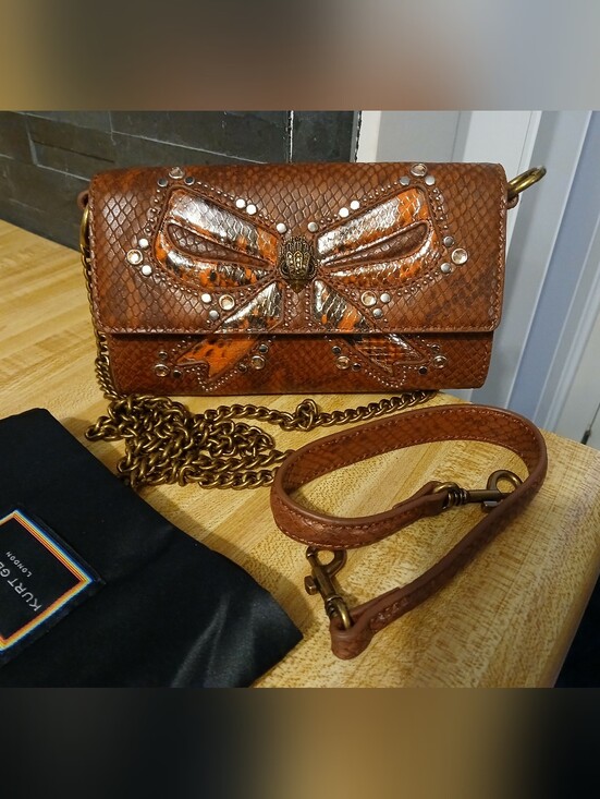 Kurt Geiger Handbags - Kurt Geiger NWT NEW STYLE Stunning Clutch/Crossbody & Dustbag